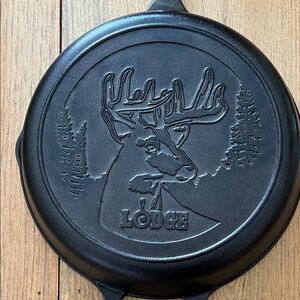Lodge Black Cast Iron Skillet with Deer Design